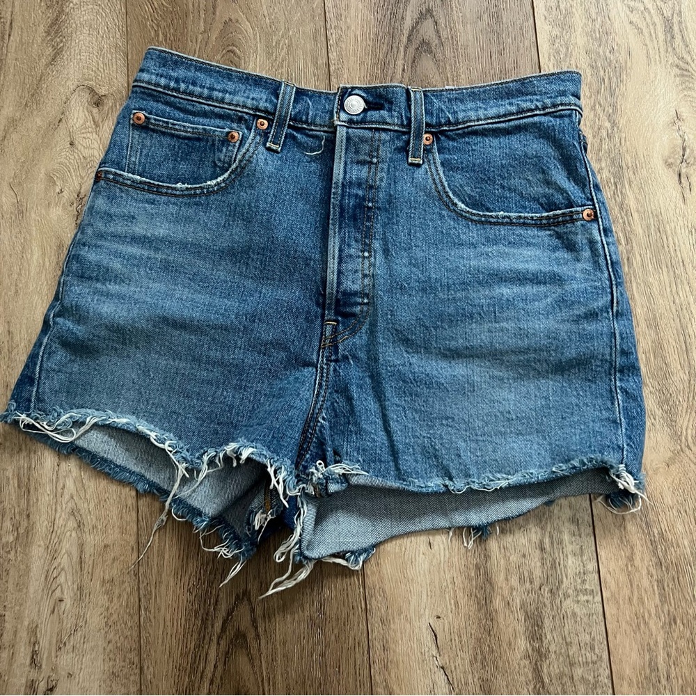 Levi’s Ribcage High Waisted Denim Shorts High Rise Blue Jean Shorts